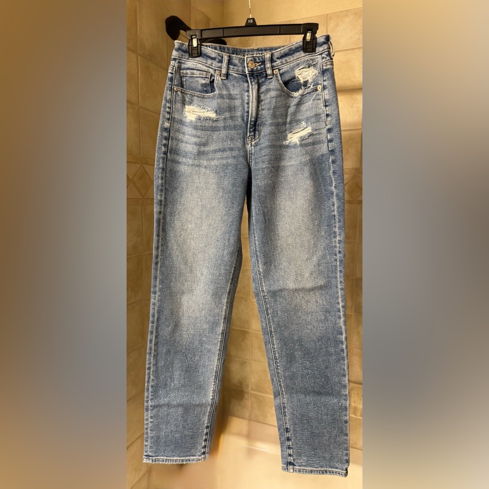 American Eagle Outfitters Distressed Mom Straight Jeans Women’s Size 6R (6XL) - Picture 2 of 13